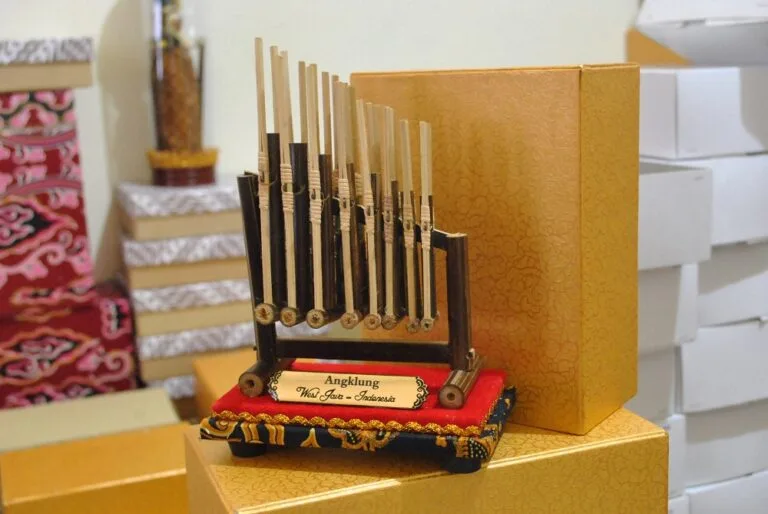 Souvenir Khas Indonesia Untuk Orang Jepang Dari Tidiart,Bandung