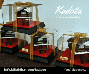 Miniatur Grand Piano Eksklusif Tutup Acrilic