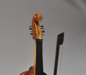 Miniatur Biola untuk Kado Eksklusif dan Koleksi Violinis - Gambar 6