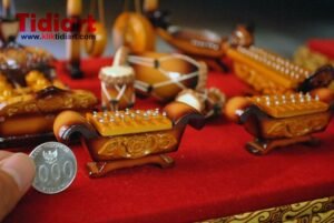 Souvenir Indonesia Miniatur Gamelan eksklusif Khas Jawa Barat - Gambar 2