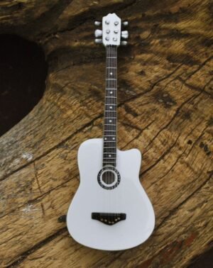 Miniatur gitar akustik cutaway - Gambar 7
