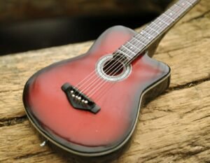 Miniatur gitar akustik cutaway - Gambar 9