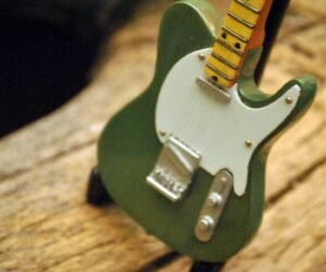 Miniatur Gitar listrik Fender Telecaster - Gambar 4