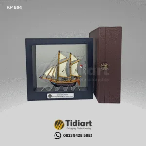 Miniatur Kapal Pinisi Frame Eksklusif