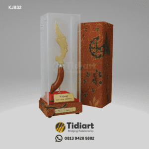 Miniatur Kujang souvenir khas Jawa Barat - dari Tidiart