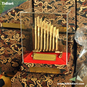 Miniatur Angklung eksklusif Tutup Acrilic - Gambar 2