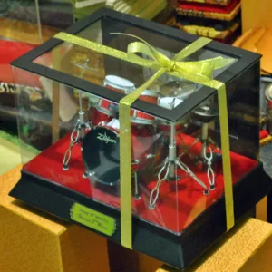 Miniatur drum Tutup Mika Eksklusif