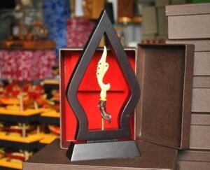 Miniatur kujang Eksklusif Frame Gunungan - Gambar 3