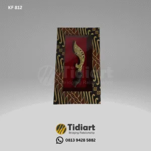 Plakat Unik Miniatur Kujang Ekslusif Dari Tidiart