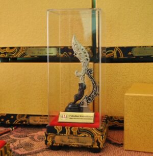 Miniatur Kujang Eksklusif Tutup Acrilic