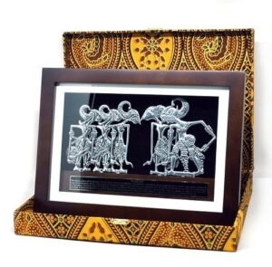 Souvenir Indonesia Wayang Klithik Pandawa 5 Logam Frame Kaca Eksklusif - Gambar 6