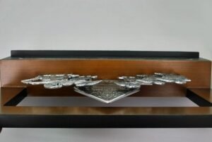 Souvenir Indonesia Wayang Gunungan Pandawa 5 Logam Background Stage Kayu - Gambar 5