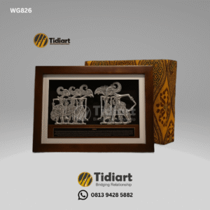 Souvenir Indonesia Wayang Klithik Pandawa 5 Logam Frame Kaca Eksklusif