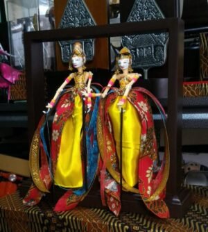 Souvenir Wayang Golek Frame Mahoni - Gambar 2
