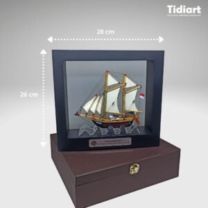 Miniatur Kapal Pinisi Frame Eksklusif - Gambar 2