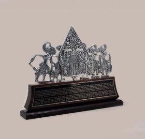 Souvenir Premium Wayang Gunungan Pandawa 5 Logam Stage Kayu - Gambar 4