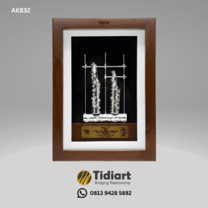 Miniatur Angklung Logam Frame Kaca Eksklusif - dari Tidiart