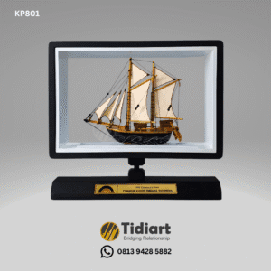 Miniatur Kapal Pinisi Eksklusif Frame Argapura - dari Tidiart