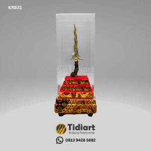 Souvenir Miniatur Keris Eksklusif Tutup Acrilic - dari Tidiart