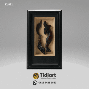 Miniatur Kujang Pamor Eksklusif Frame Kaca - dari Tidiart