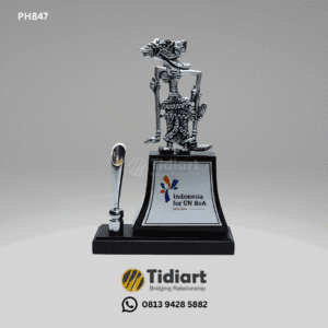 Souvenir Pen Holder Tokoh Wayang Eksklusif - dari Tidiart