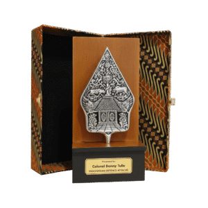 gunungan frame bcakground