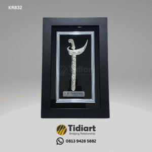 Souvenir Miniatur Keris Eksklusif Frame Kaca - dari Tidiart