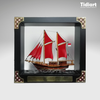 Miniatur Kapal Pinisi Dari Tidiart